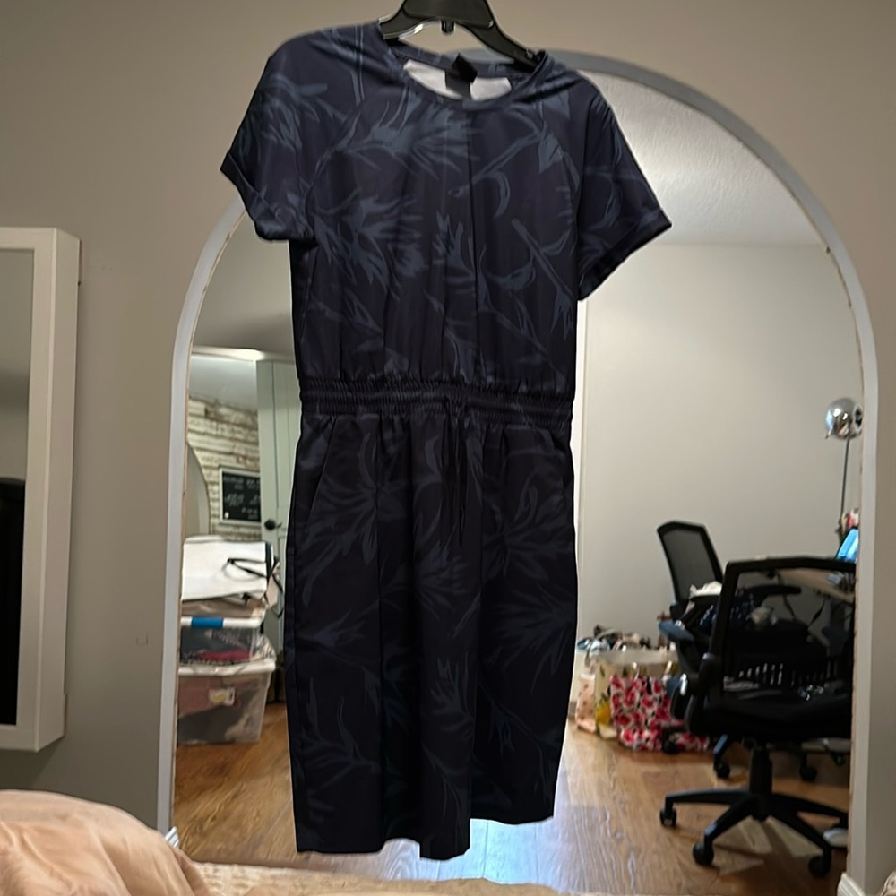 North face dress size M